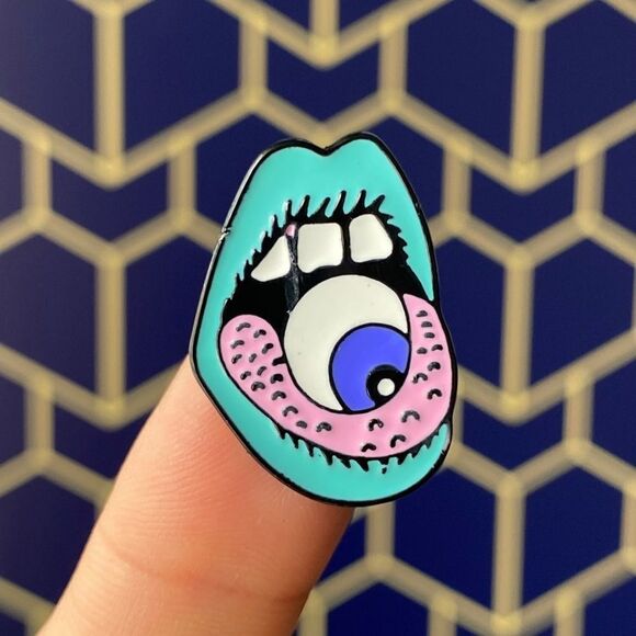 Eye in Mouth Pin Enamel Pin/ Brooch Lapel - Picture 1 of 6